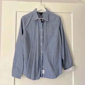 Tommy Hilfiger denim coloured shirt. Spring/summer season. Fits about si…